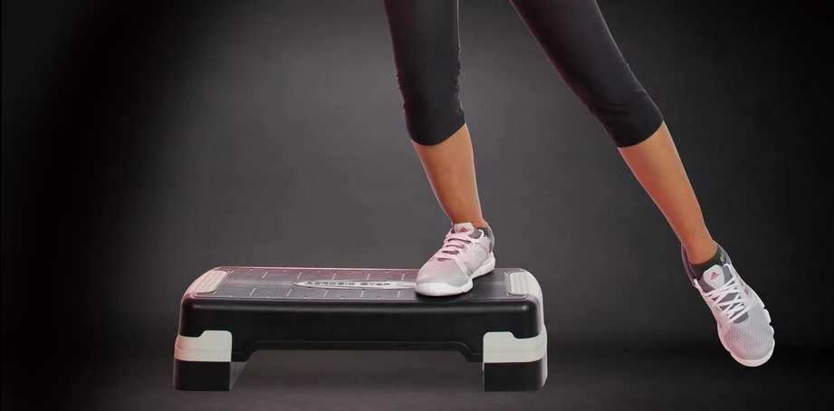 Body Sculpture Step slim BSB 580 treniruotės metu