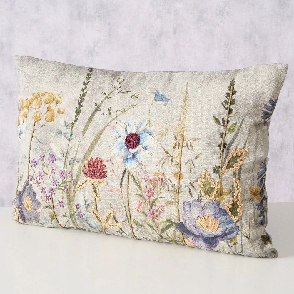 Boltze BLOMSTER pagalvė su lauko gėlių siuvinėjimu