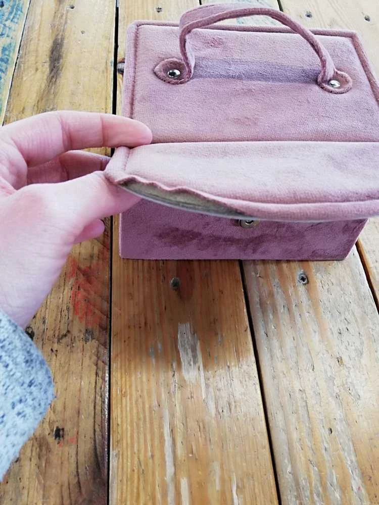 Boltze papuošalų dėžutė su veidrodžiu CLEA, rožinė