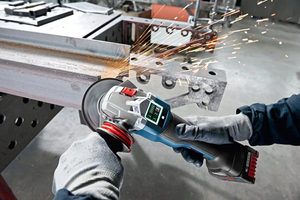 Bosch GWS 18V-10 P 2x5.0Ah, GAL 1880, LB