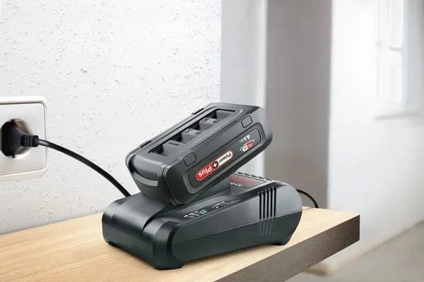 Bosch akumuliatorius PBA 18V PowerPlus 4,0Ah HG