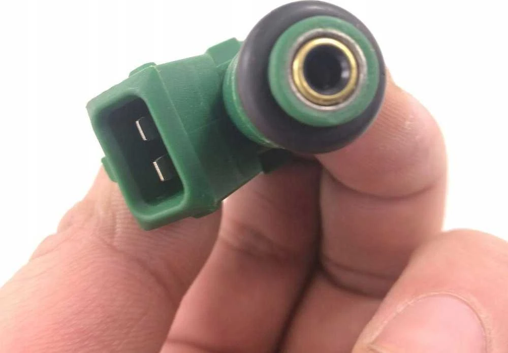 Bosch Inžektorius Volvo V70 II S60 I 2.5 R T AWD 30683645 30683646 30708523