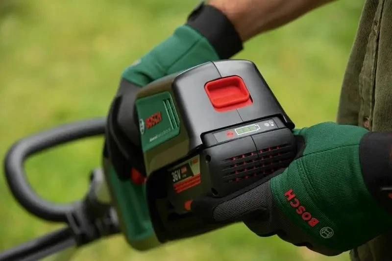 Bosch Akumuliatorinis trimeris AdvancedBrushCut 36V-23-750 (su 2,0 Ah akumuliatoriumi ir įkrovikliu)