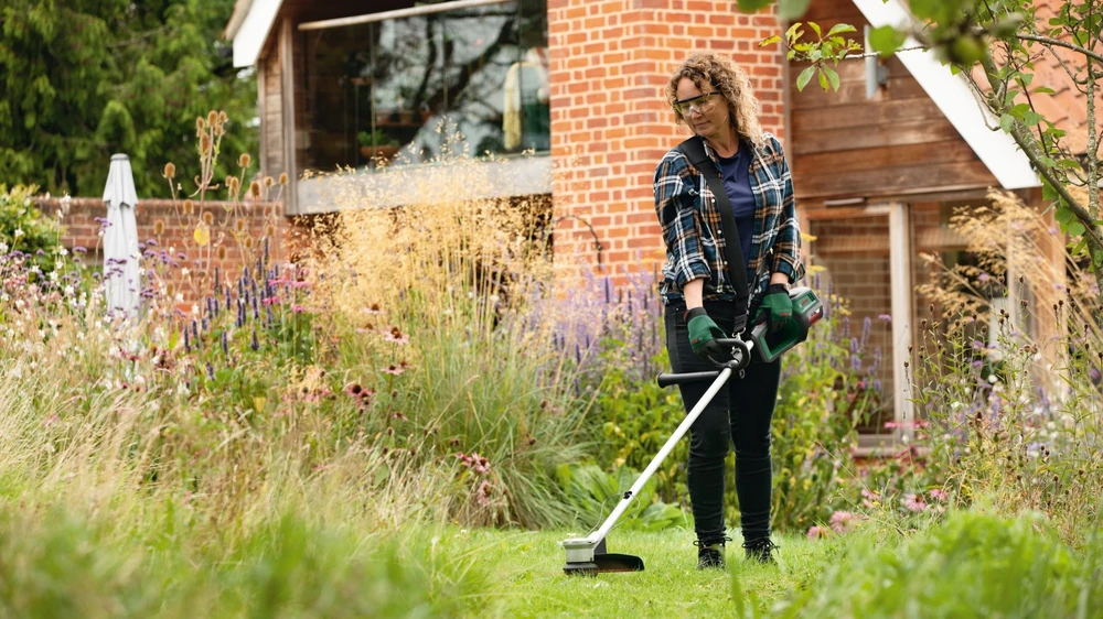 Bosch Advanced GrassCut 36V-33 Akumuliatorinis žolės pjovimo trimeris (Be akumuliatoriaus ir kroviklio)