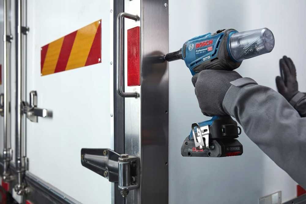 Bosch GRG 18V-16 Solo, LB