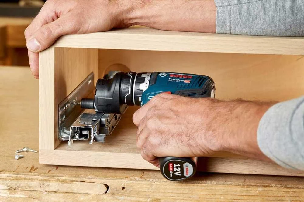Akumuliatorinis suktuvas-gręžtuvas BOSCH GSR 12V-35 FC su priedais