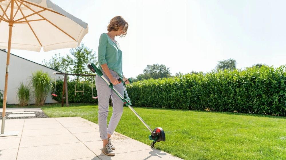 Bosch Akumuliatorinė žoliapjovė UniversalGrassCut 18V-260 2x2.0Ah