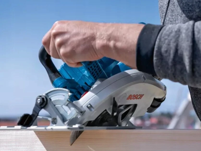 Diskinis pjūklas Bosch GKS 18V-70 L Professional; 18 V (be akumuliatoriaus ir pakrovėjo) + L-BOXX 238