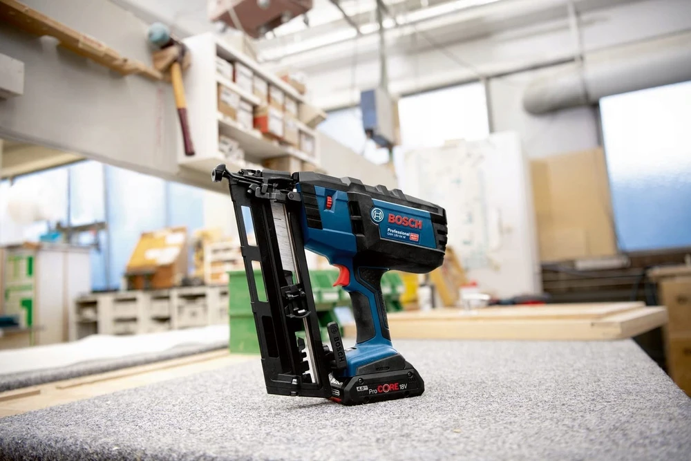 Akumuliatorinė smeigiakalė BOSCH GNH 18V-64M