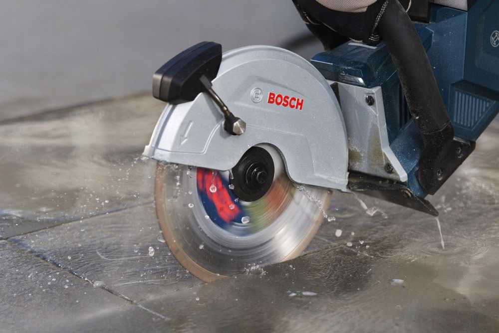 Bosch GCS 18V-230 Solo, CT