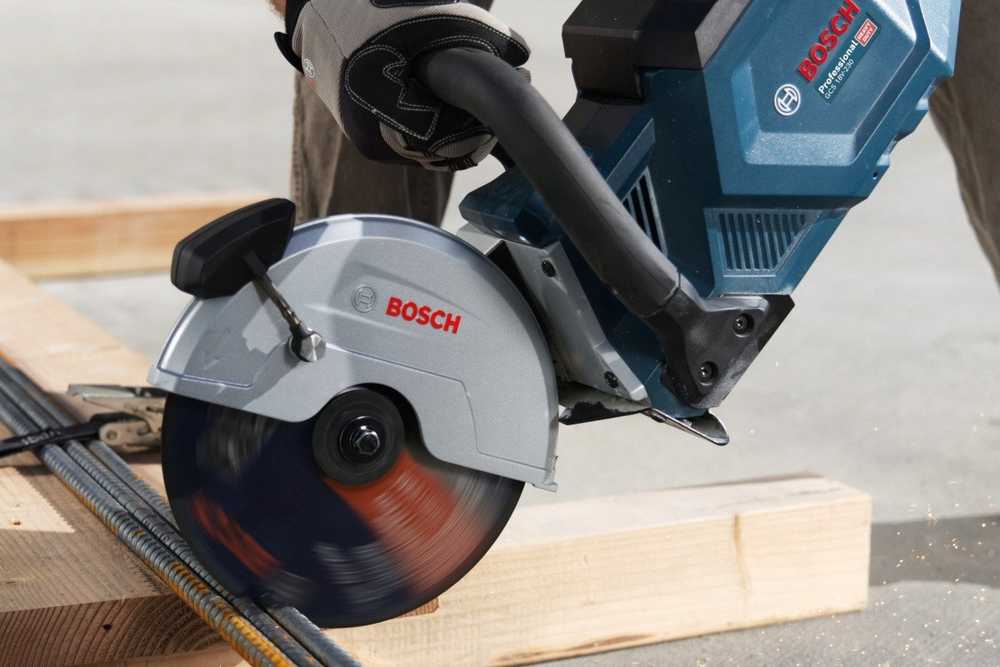 Bosch GCS 18V-230 Solo, CT
