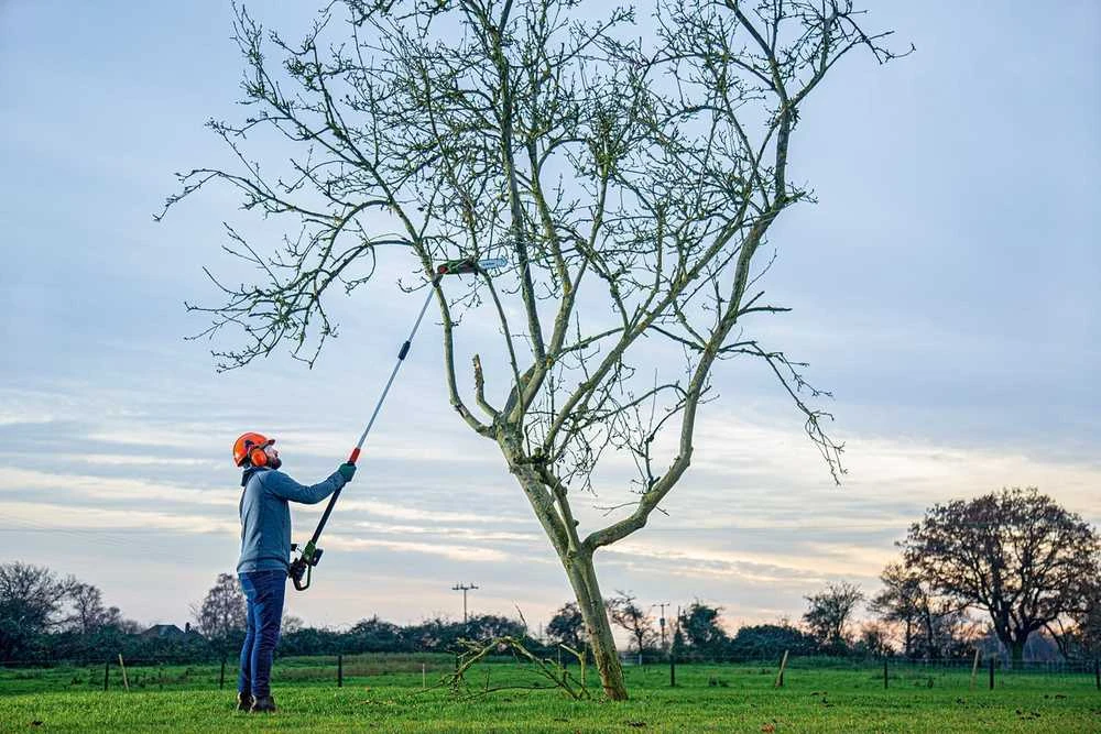 Akumuliatorinė aukštapjovė Bosch UniversalChainPole 18 be akumuliatoriaus ir kroviklio