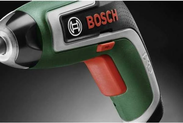 Bosch IXO 7 + 32tlg. Kartono antgalių rinkinys