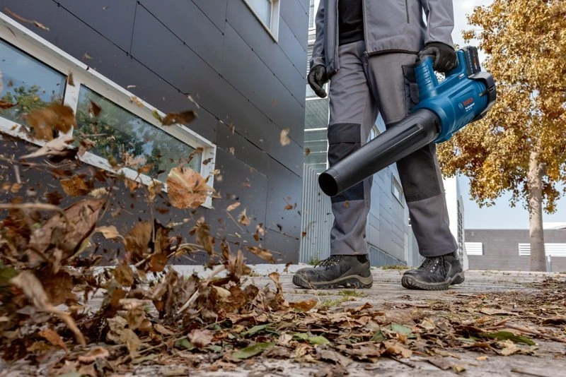Akumuliatorinis lapų pūstuvas Bosch GBL 18V-750, be akumuliatoriaus ir kroviklio