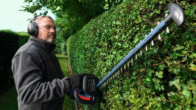 Akumuliatorinės gyvatvorių žirklės BOSCH GHE 18V-60 II Solo