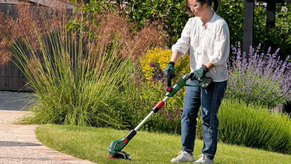 „Bosch DIY“ – „UniversalGrassCut 18V-23-450“ žolės žoliapjovė – „Solo“