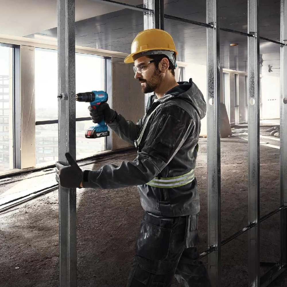Bosch akumuliatorinis suktuvas dirbant su metalo profiliais