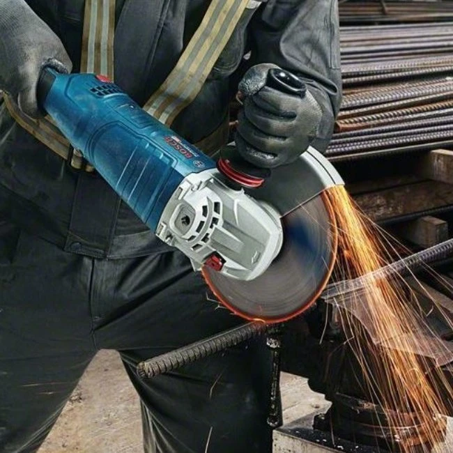 Kampinis šlifuoklis Bosch GWS 24-230 P; 2400 W