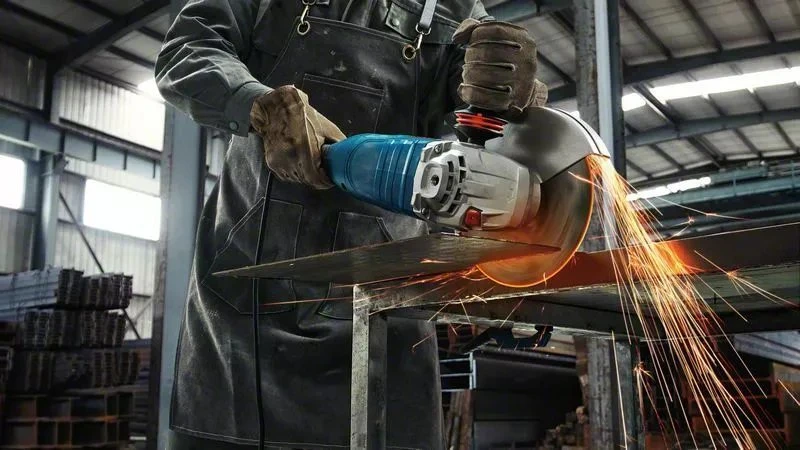 Kampinis šlifuoklis Bosch GWS 24-230 P; 2400 W