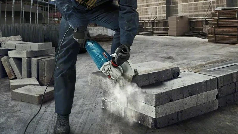 Kampinis šlifuoklis Bosch GWS 24-230 P; 2400 W