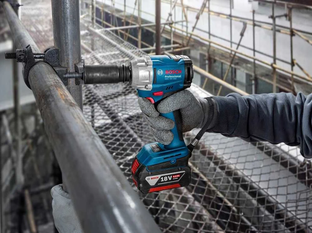 Smūginis veržliasukis Bosch GDS 18V-350 Professional; 18 V (be akumuliatoriaus ir pakrovėjo)