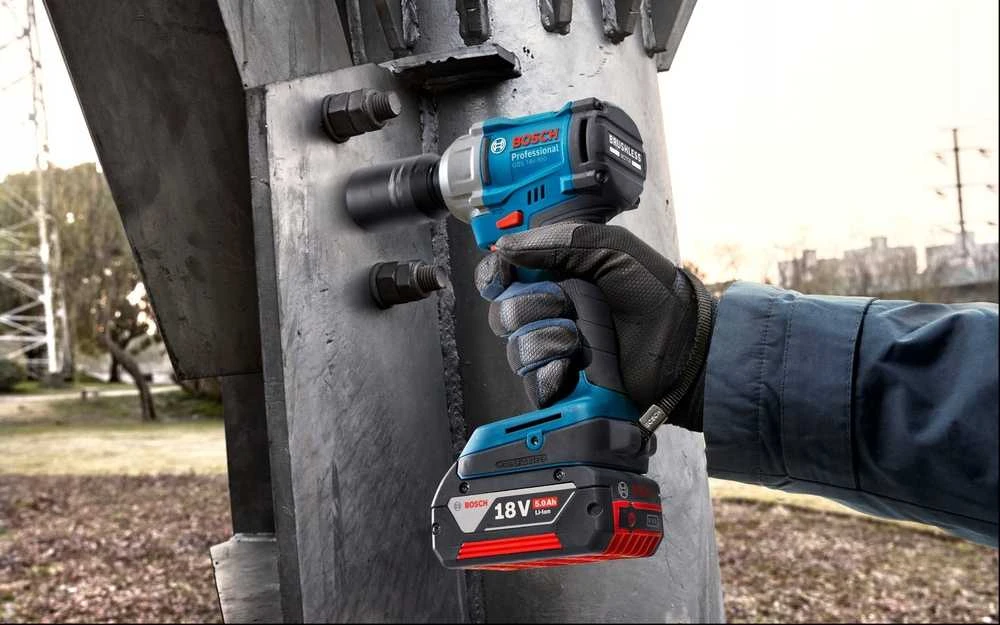 Smūginis veržliasukis Bosch GDS 18V-350 Professional; 18 V (be akumuliatoriaus ir pakrovėjo)