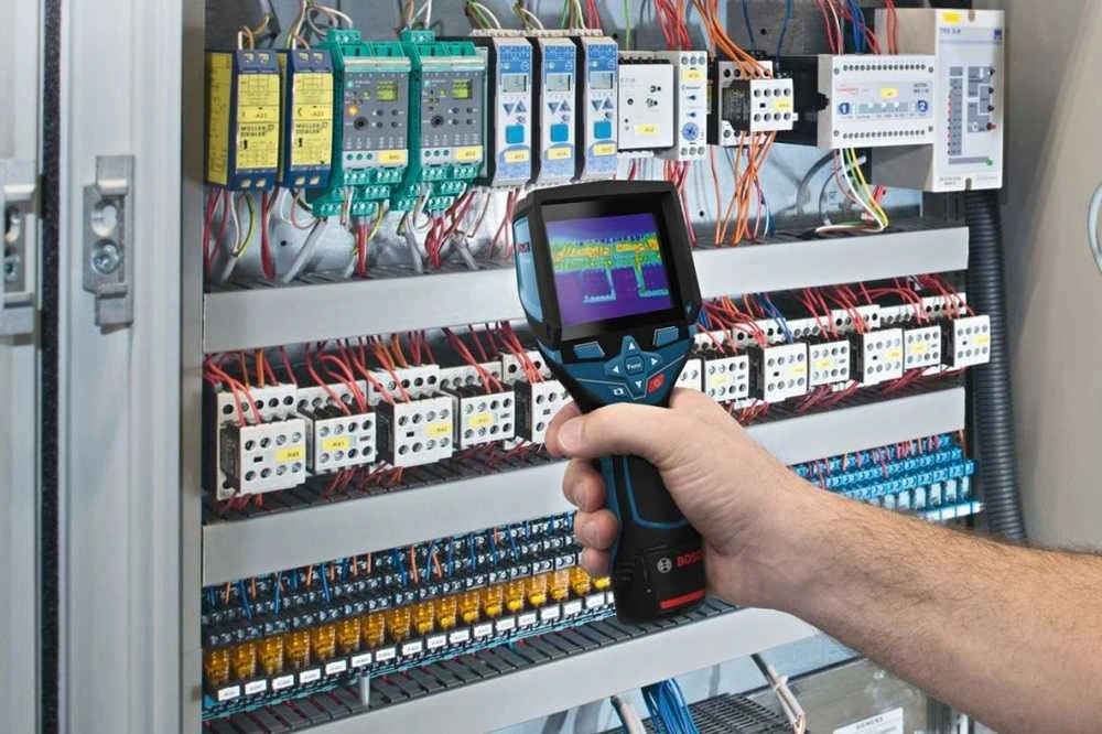Šiluminė kamera Bosch GTC 400 C (1x1.5Ah, L-Boxx)