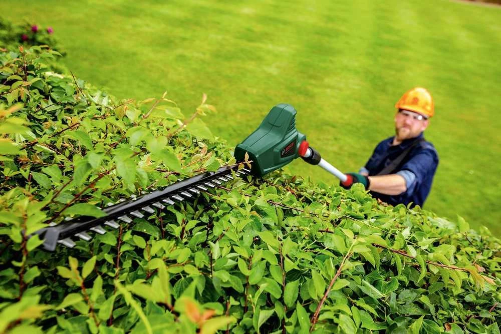 Bosch UniversalHedgePole 18 Akumuliatorinės teleskopinės gyvatvorių žirklės (Be akumuliatoriaus ir kroviklio) 06008B3001