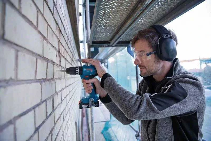 Bosch GSB 18V-45 2x 2.0Ah, GAL 18V-20, L-Case
