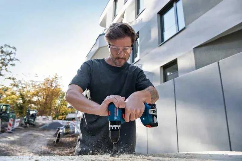 Bosch GSB 18V-45 2x 2.0Ah, GAL 18V-20, L-Case
