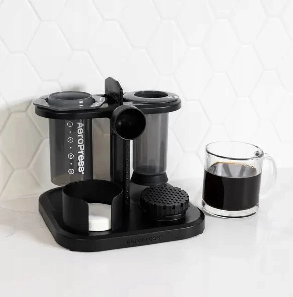 AeroPress Stovas-laikiklis AeroPress kavos ruošimo prietaisui ir priedams