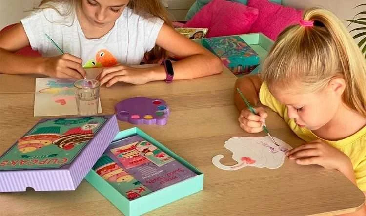 Box Candiy, dailės rinkinys Akvarelės keksiukai