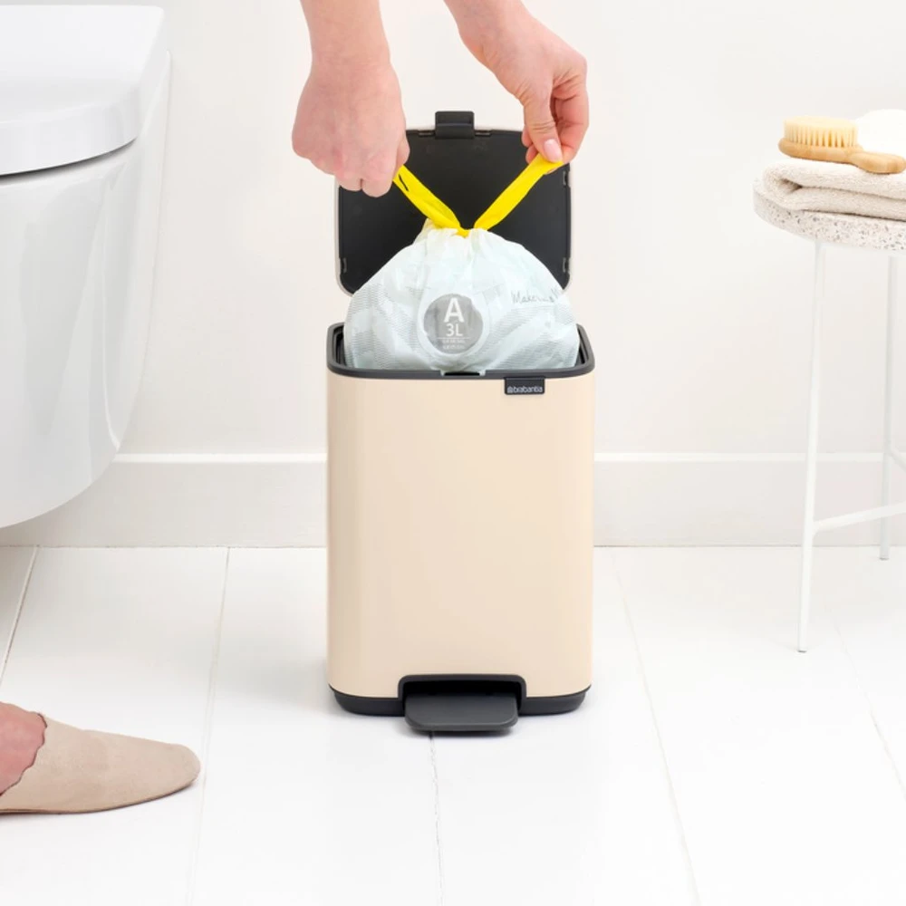 Brabantia atkritumu tvertne ar pedāli Bo, 4l, soft beige