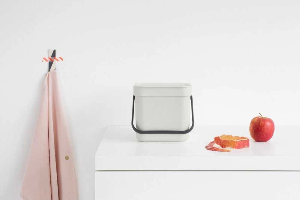 „Brabantia Sort & Go“ šiukšliadėžė šviesiai pilka 3 l