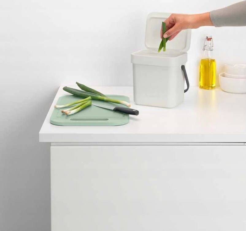 „Brabantia Sort & Go“ šiukšliadėžė šviesiai pilka 3 l
