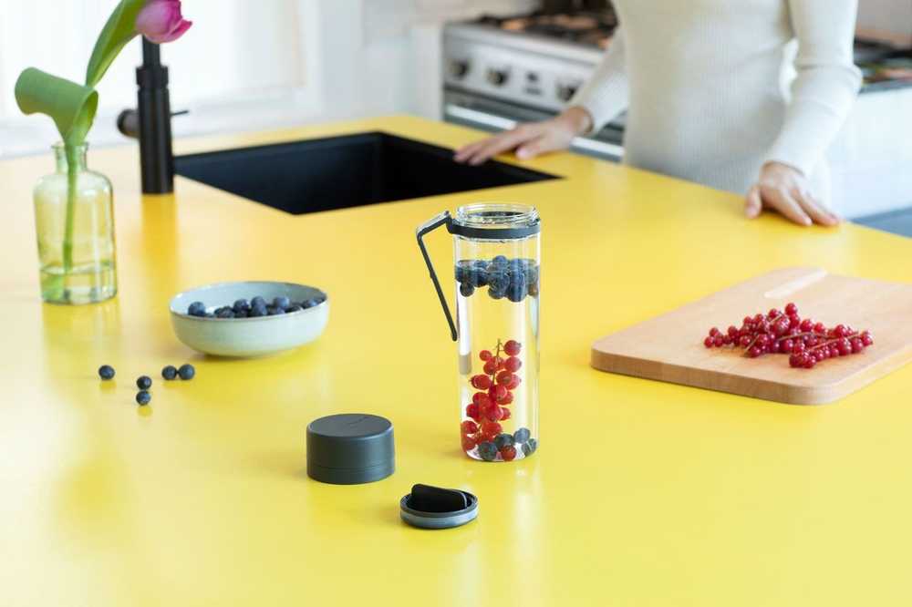Brabantia BRABANTIA Make &amp, Take water bottle with strainer dark pilkas 148842