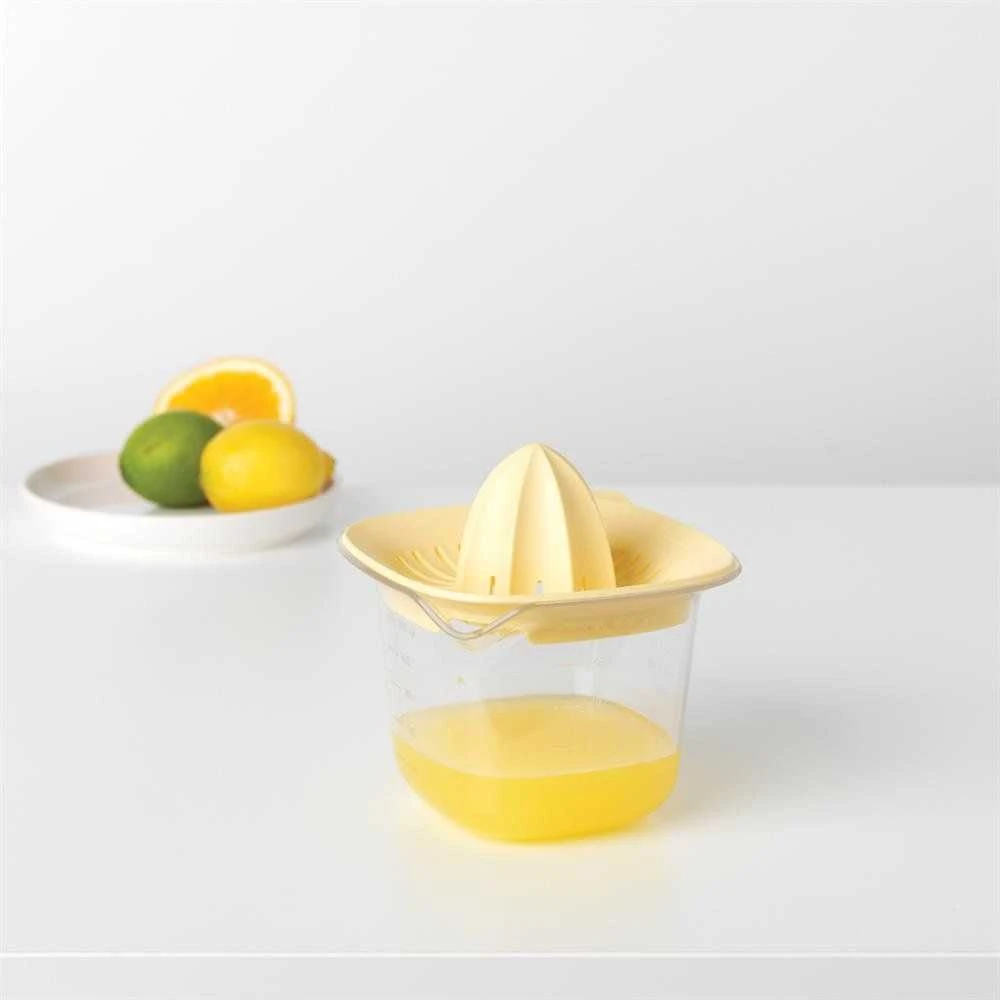 Brabantia „Tasty+“ vanilės citrusinių vaisių sulčiaspaudė 122040
