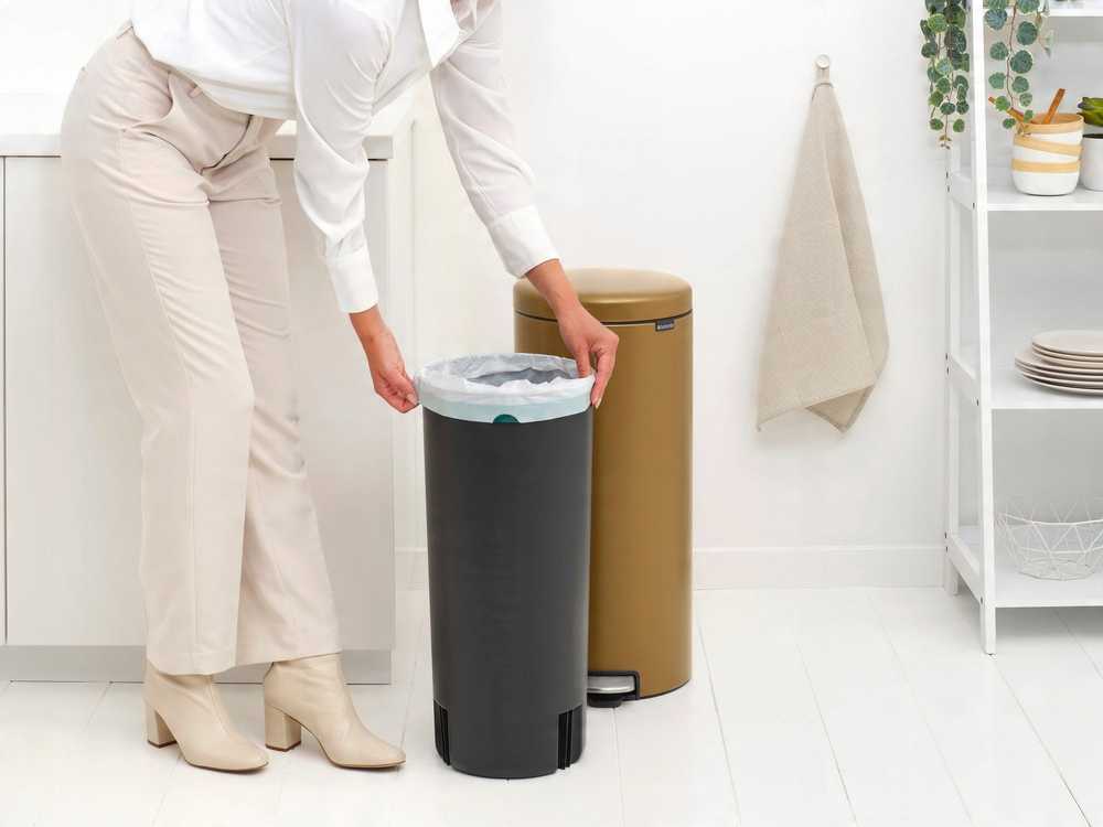 Šiukšliadėžė Brabantia Brabantia Treteimer NewIcon 30 Liter Warm Brass