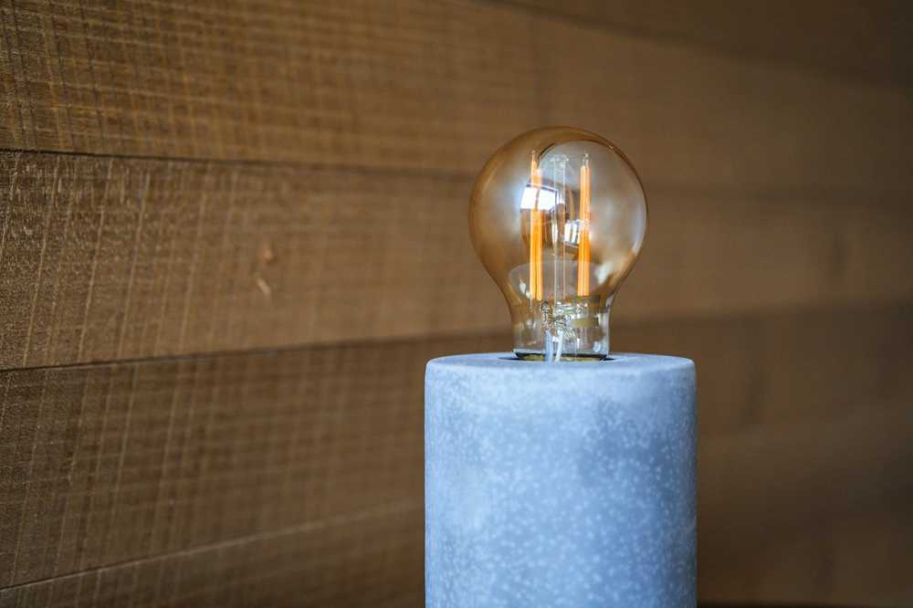 Brennenstuhl BRENNENSTUHL ŻARÓWKA FILAMENTOWA LED WIFI ''STANDARD'' E27, 2200K, 470lm, 4,9W