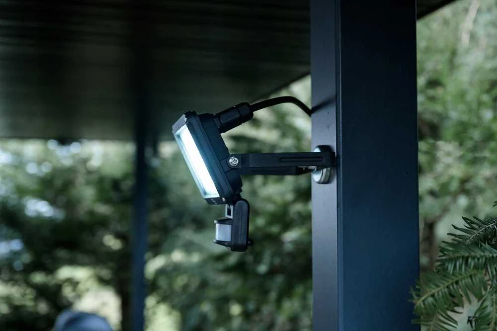 Brennenstuhl PROŽ LED JARO 20W 865K 2300LM IP54 DAV