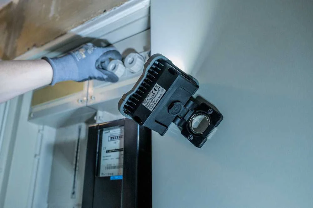 Brennenstuhl PROŽEKTORIUS PASTATOMAS ĮKRAUNAMAS LED 10W 1000LM 6500K IP54