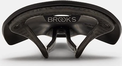 Brooks Balnelis BROOKS C13 CARVED, juodos spalvos, plotis 158 mm, anglies vamzdelis 7x9 mm, svoris 295 g, linija Cambium