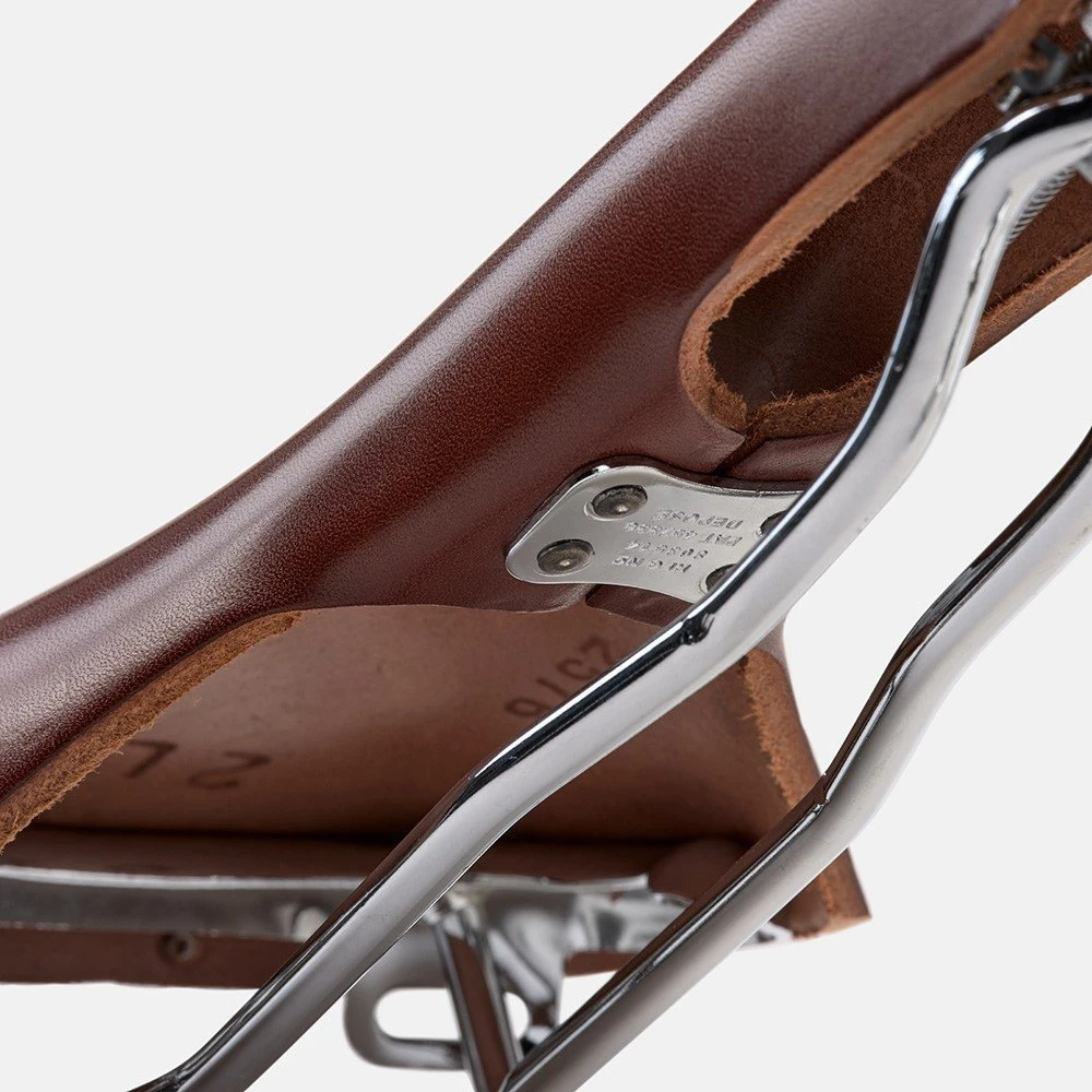 Brooks Balnelis BROOKS SWALLOW B15, rudos spalvos, plieniniai lankai, svoris 490 g, serija Leather