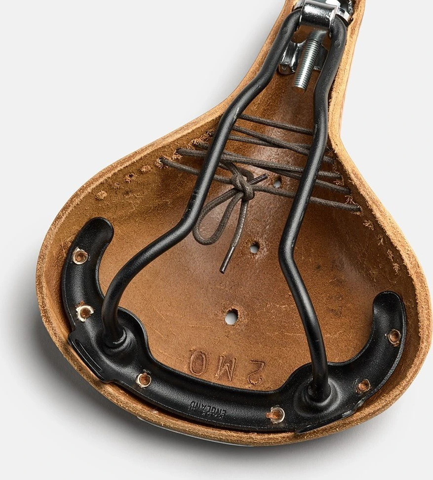 Brooks Bikselis BROOKS B17 SOFTENED SHORT, tamsiai ruda, plieno rėmas, svoris 470 g, linija Leather
