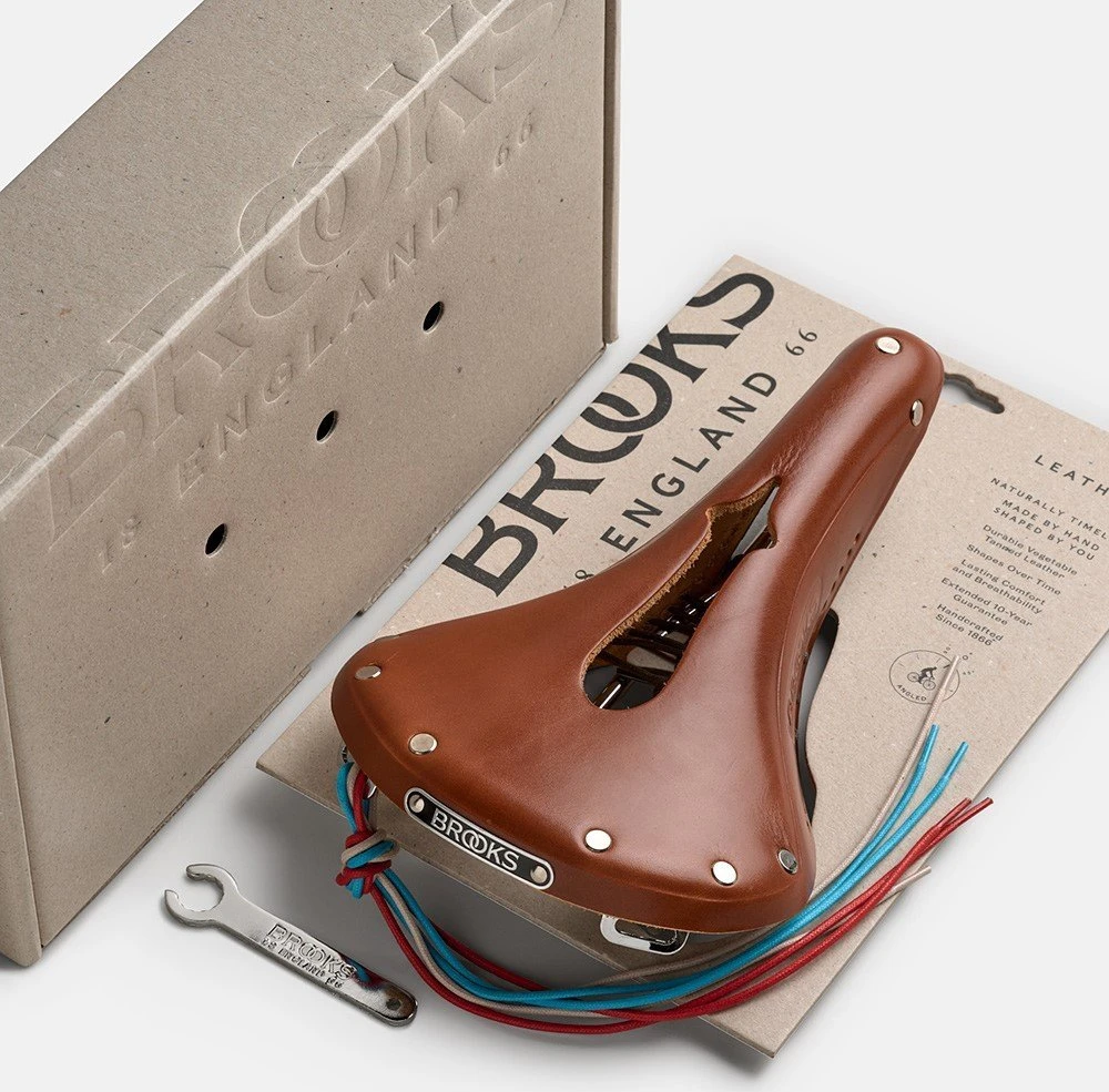 Brooks BROOKS B17 CARVED balnelis, Honey spalvos, plieniniai lankai, svoris 520 g, Leather linija