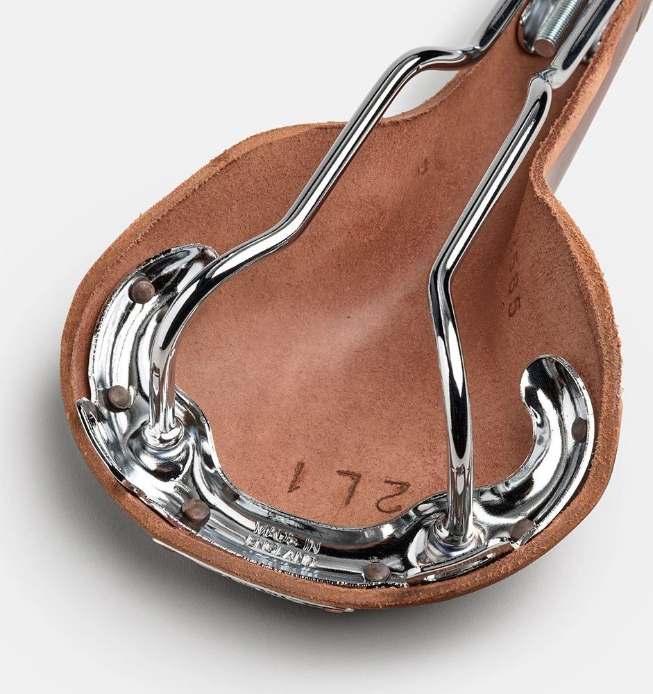 Brooks BROOKS SWIFT balnelis, rudos spalvos, plieniniai lankai, svoris 510 g, „Leather" linija