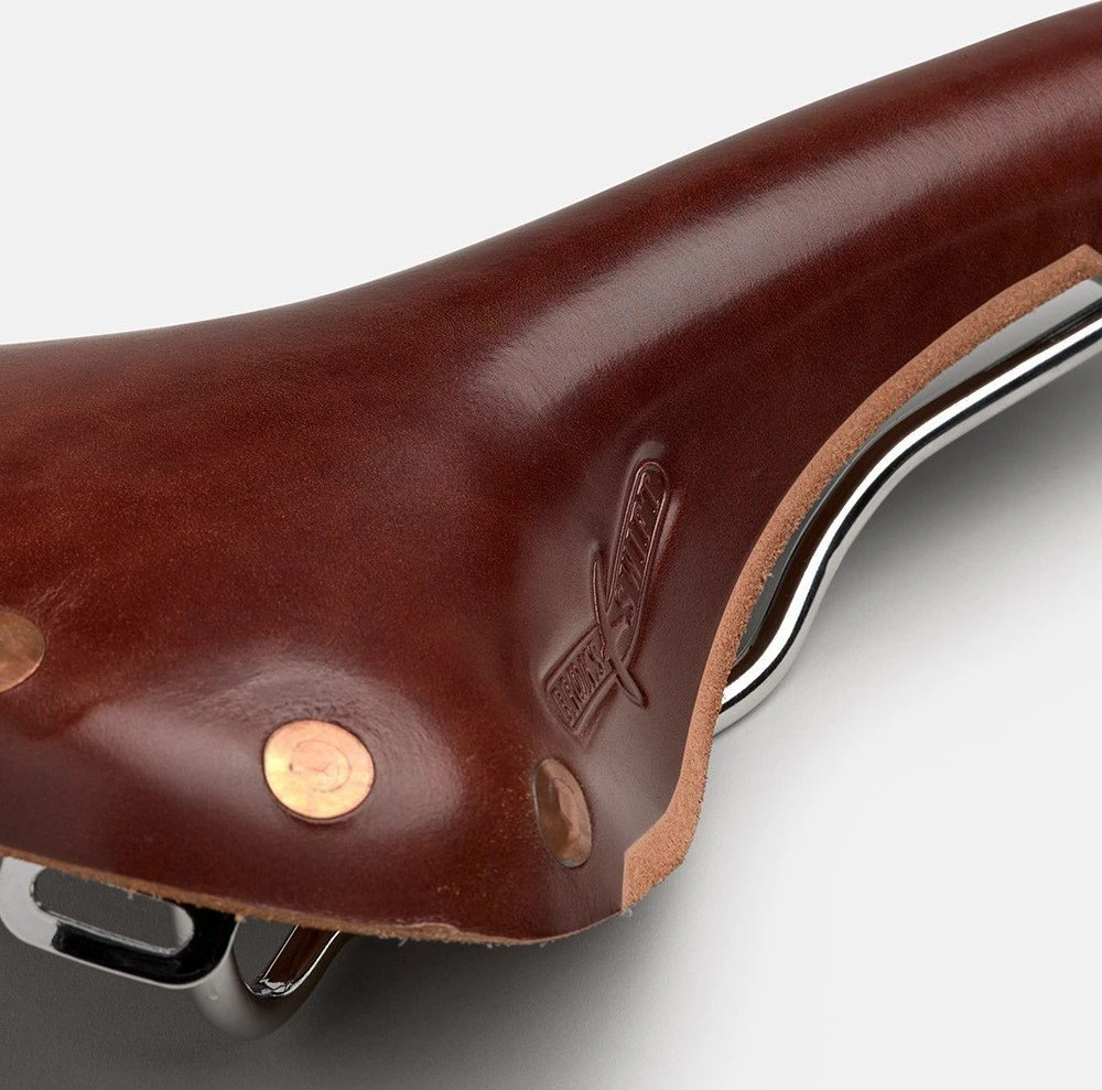 Brooks BROOKS SWIFT balnelis, rudos spalvos, plieniniai lankai, svoris 510 g, „Leather" linija