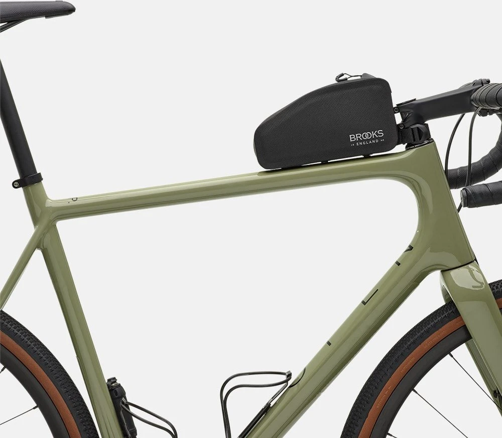 Brooks Krepšys ant rėmo BROOKS SCAPE TOP TUBE BAG WITH BOLTS, Juoda, Talpa 1,5 L, Tvirtinimas varžtais/ant dirželių, Atsparus vandeniui (NAUJAS)