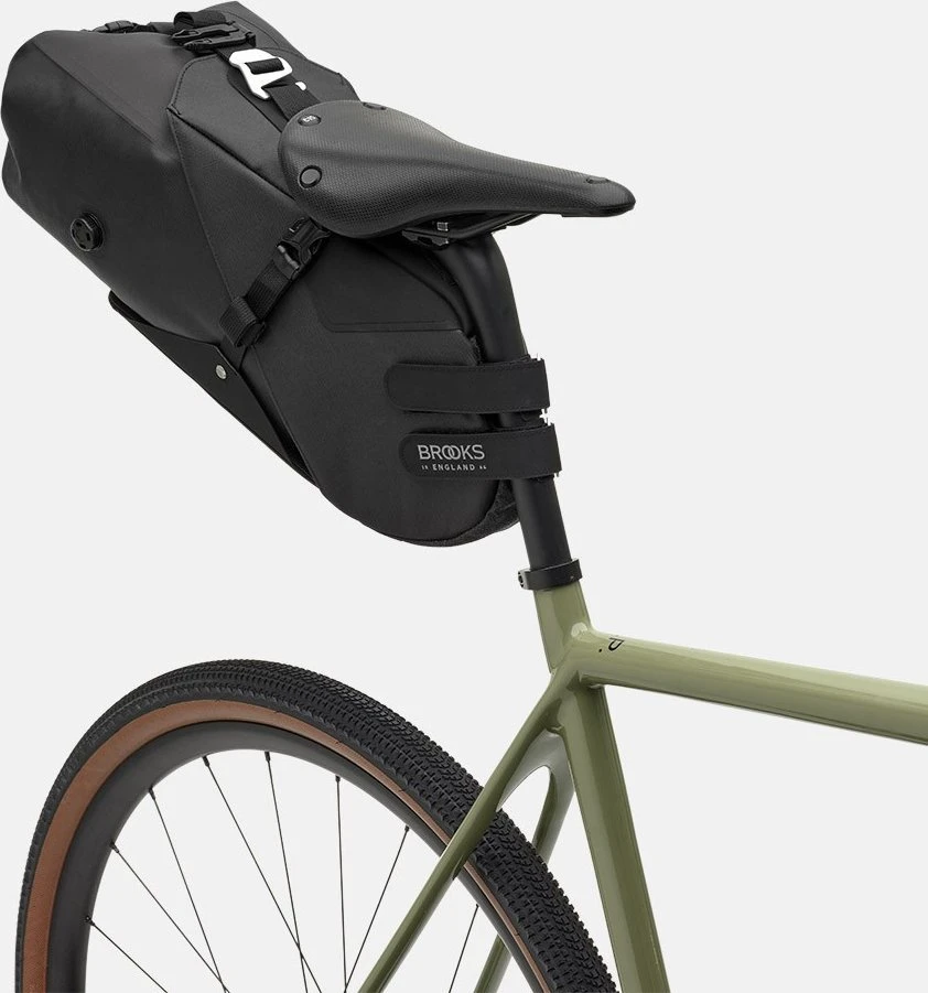 Brooks Priedų krepšys BROOKS SCAPE SEAT BAG, juoda, talpa 8L, tvirtinimas ant dirželių, atsparumas vandeniui IPX4 (NAUJAS)