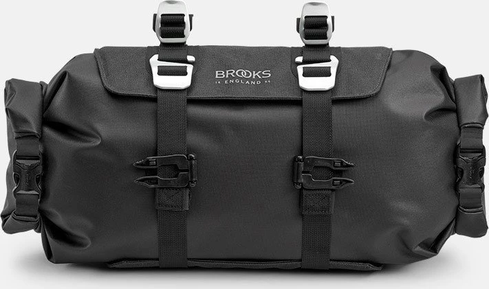 Brooks Vairaračio krepšys BROOKS SCAPE HANDLEBAR ROLL, juoda, talpa 9-11 l, tvirtinimas dirželiais, atsparumas vandeniui IPX4 (NAUJIENA)